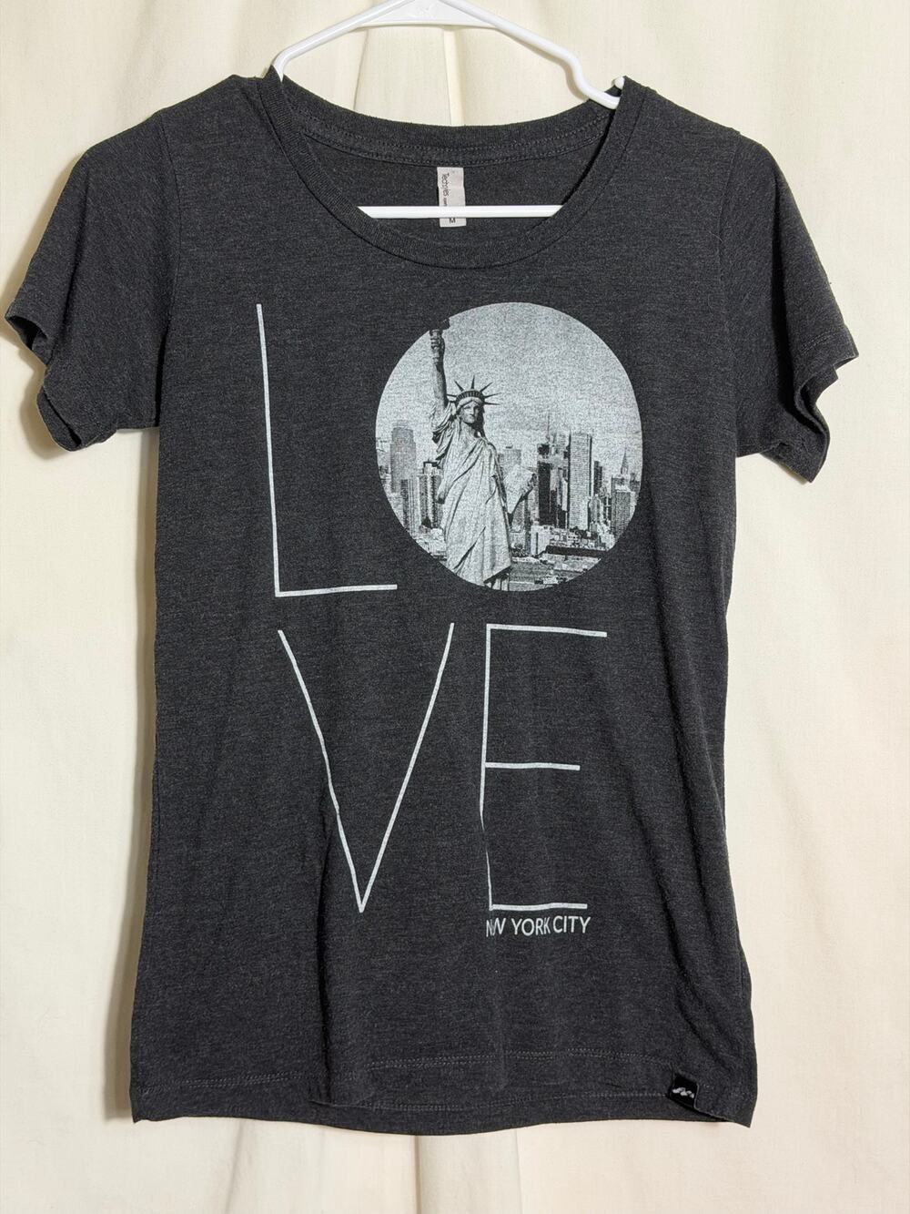 NYC Love Statue of Liberty Graphic T-Shirt Womens Medium Gray New York City Tee
